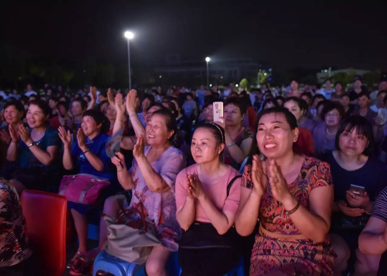 包含TL前途光明！，Uzi新星比赛局势复杂表现突出观众掌声雷动的词条-九游游戏
