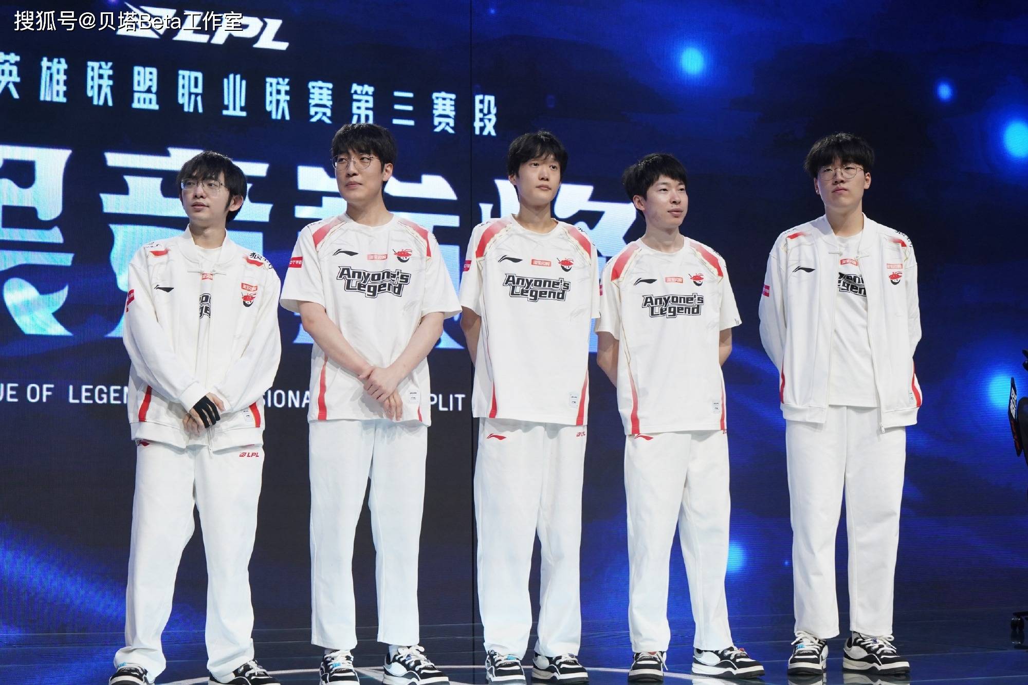 Rookie在巴黎圣日耳曼比赛中重返赛场，战术调整引发热议！再创辉煌时刻的简单介绍-九游游戏