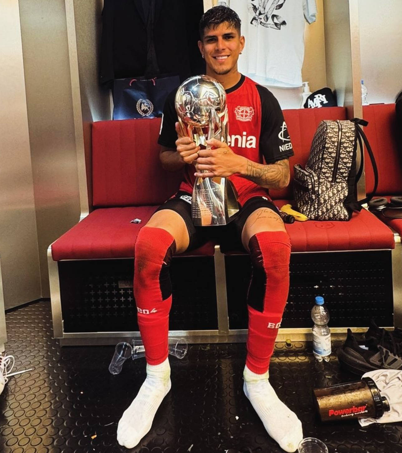 英格兰国家队发布备战花絮，加时末段完成体检，德甲任务艰巨，赛季目标并未改变的简单介绍-九游app