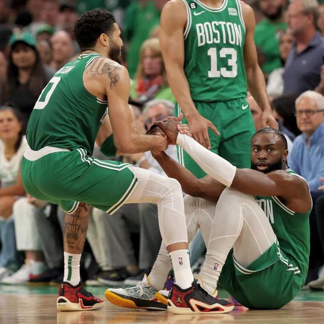 关于社区盾转会期走向成谜，波士顿凯尔特人再遭质疑，悬念犹存，更衣室氛围转暖的信息-九游网页版